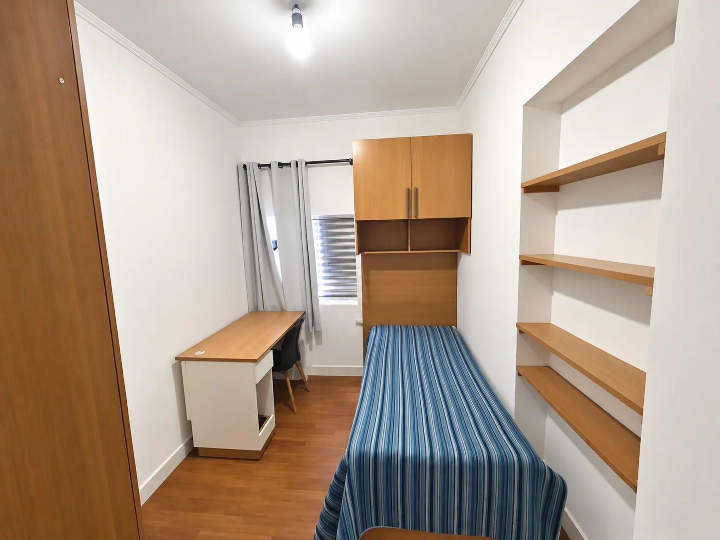Quarto mobiliado com acabamento moderno no Brooklin São Paulo
